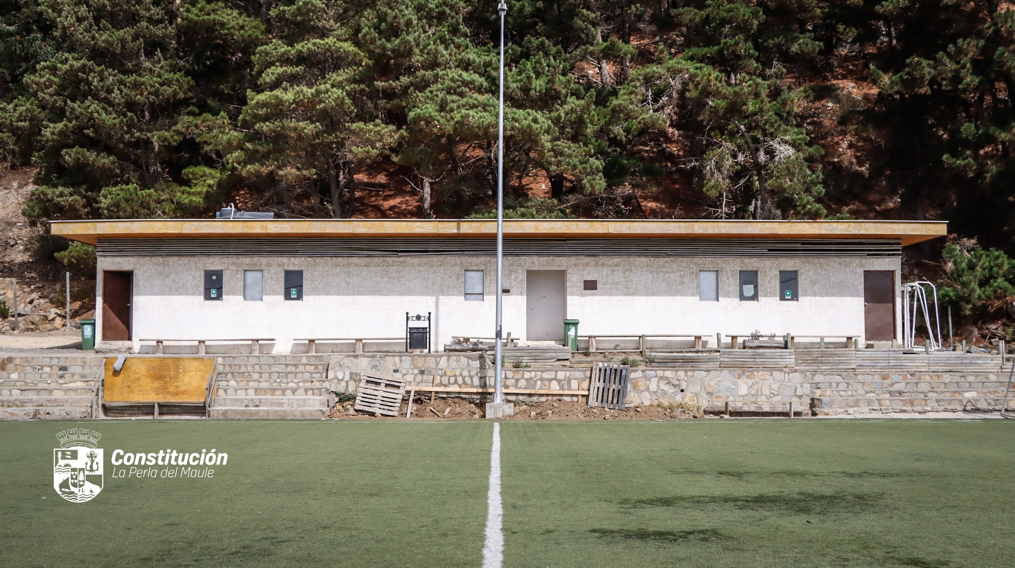 HISTÓRICA CONEXIÓN DE AGUA BENEFICIA A DEPORTISTAS DEL ESTADIO MUTRÚN EN CONSTITUCIÓN